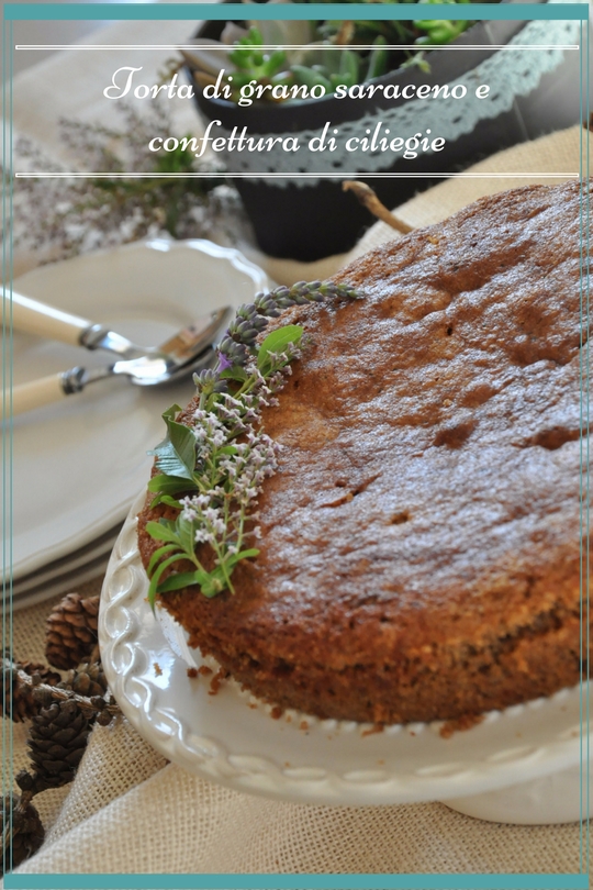 Torta di grano saraceno e confettura di ciliegie
