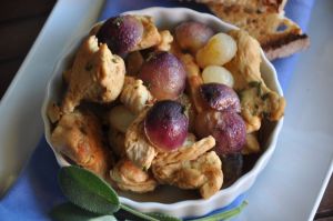Pollo con uva e cipolline borretane