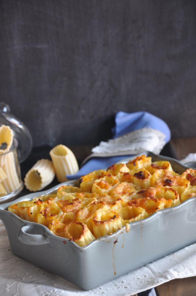 Paccheri ripieni, con zucca, salsiccia e mozzarella