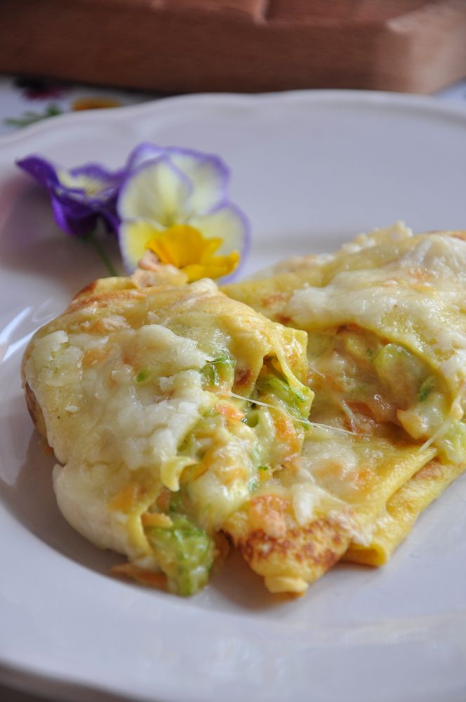 Crespelle con Fontina e verdure primaverili