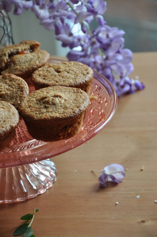 Tortine con farina di castagne e confettura di mele cotogne