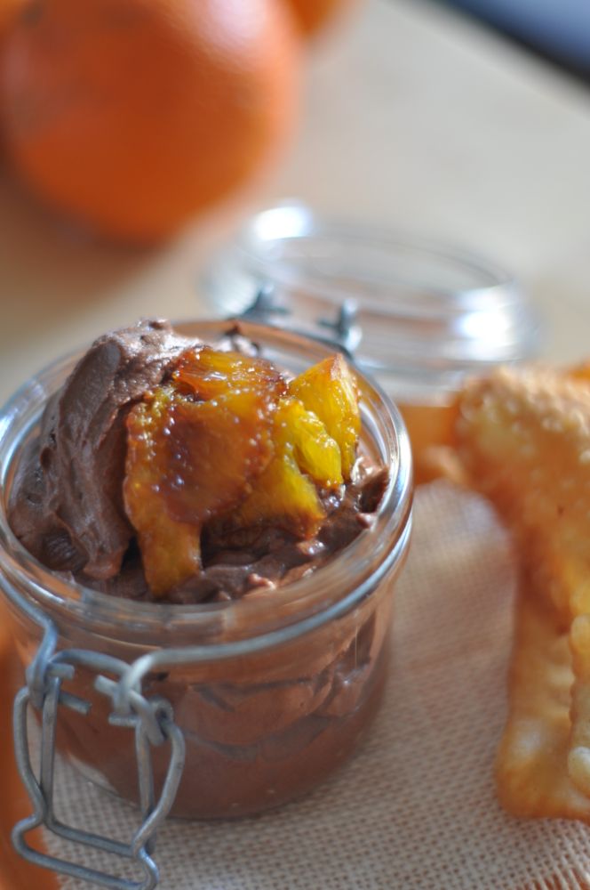 Mousse al cioccolato fondente e arance caramellate