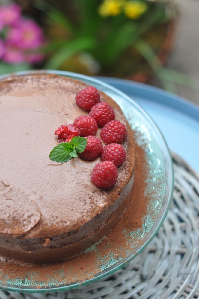 Torta al cioccolato fondente e lamponi