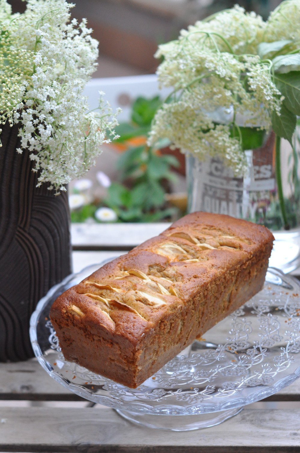 Plumcake alle mele e yogurt aromatizzato ai fiori di sambuco