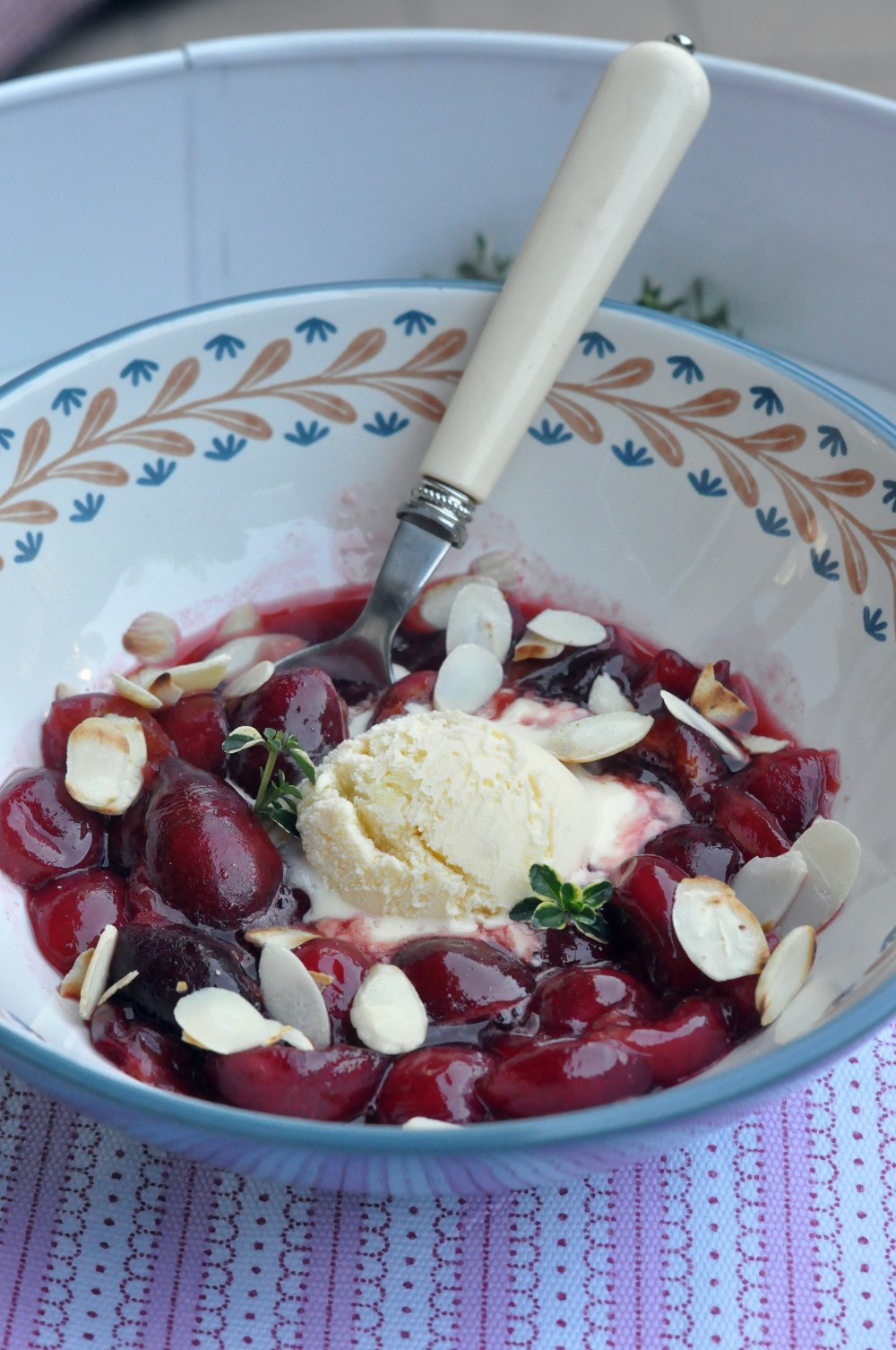 Zuppetta di ciliegie con gelato